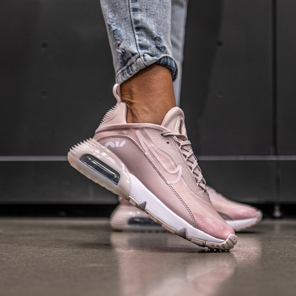 Nike Air Max 2090 Sneakers